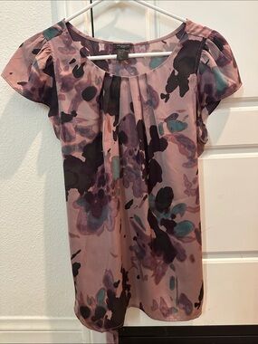 Ann Taylor Mauve Floral Pleated Cap-Sleeve Blouse